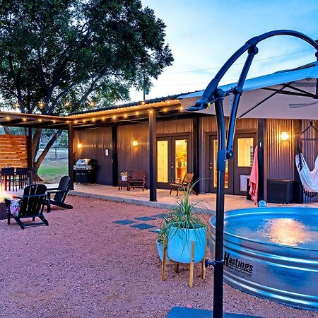 Container Haus Pet Friendly With Cowboy Pool Villa Fredericksburg Exteriör bild