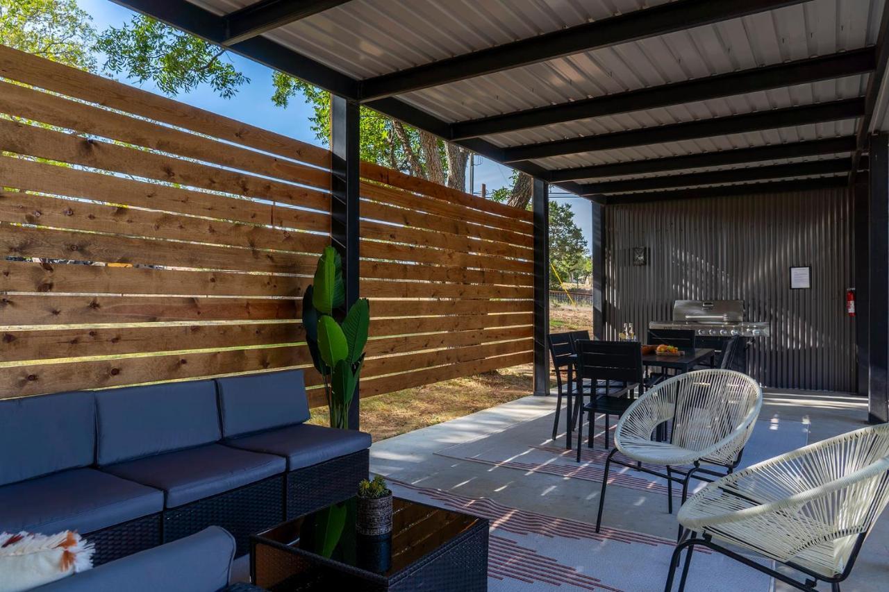 Container Haus Pet Friendly With Cowboy Pool Villa Fredericksburg Exteriör bild