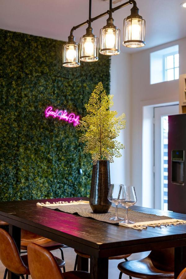 Container Haus Pet Friendly With Cowboy Pool Villa Fredericksburg Exteriör bild