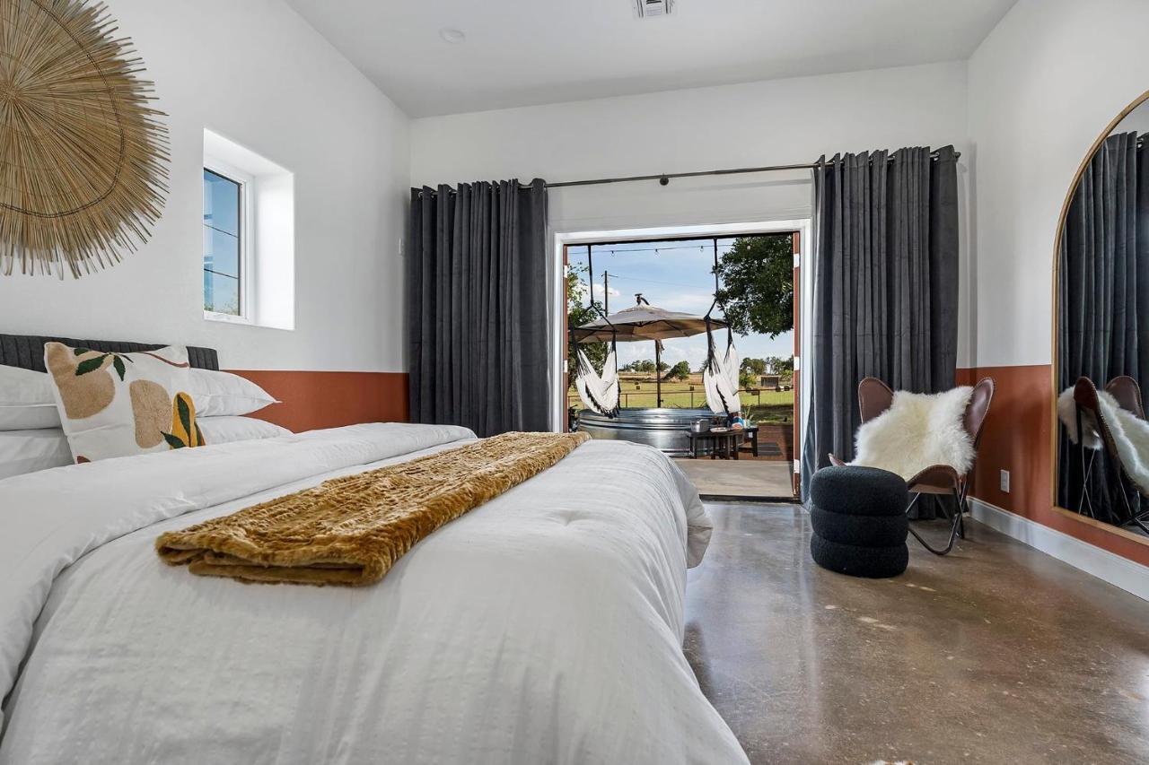 Container Haus Pet Friendly With Cowboy Pool Villa Fredericksburg Exteriör bild