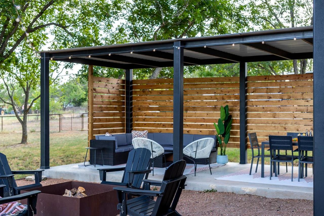 Container Haus Pet Friendly With Cowboy Pool Villa Fredericksburg Exteriör bild