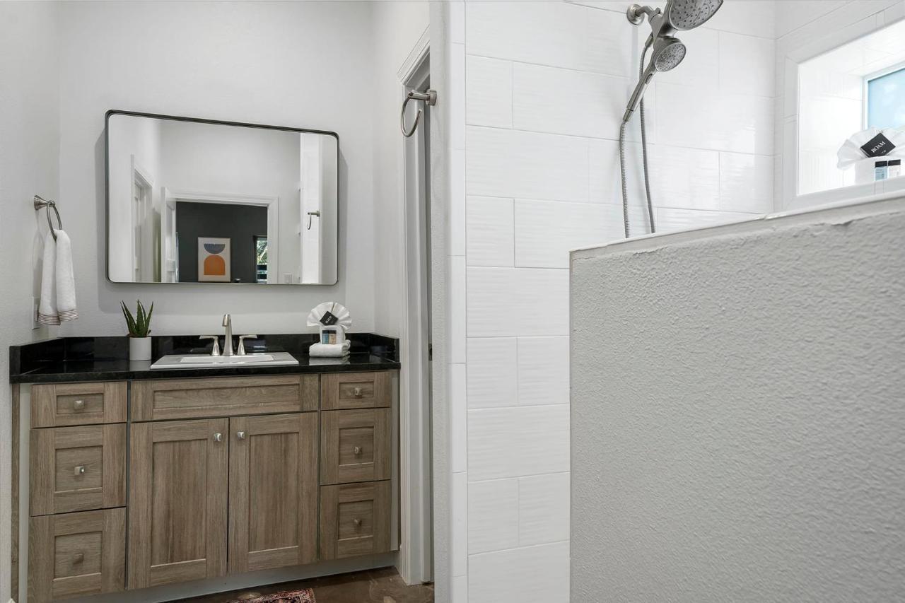 Container Haus Pet Friendly With Cowboy Pool Villa Fredericksburg Exteriör bild