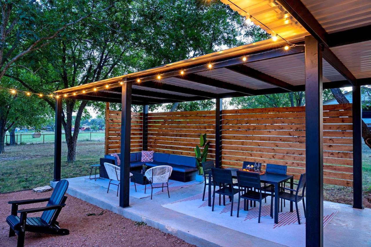 Container Haus Pet Friendly With Cowboy Pool Villa Fredericksburg Exteriör bild