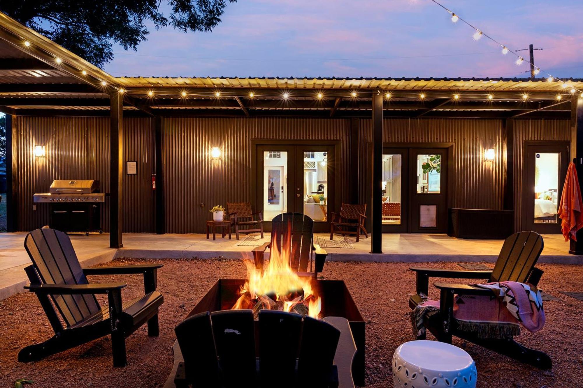 Container Haus Pet Friendly With Cowboy Pool Villa Fredericksburg Exteriör bild