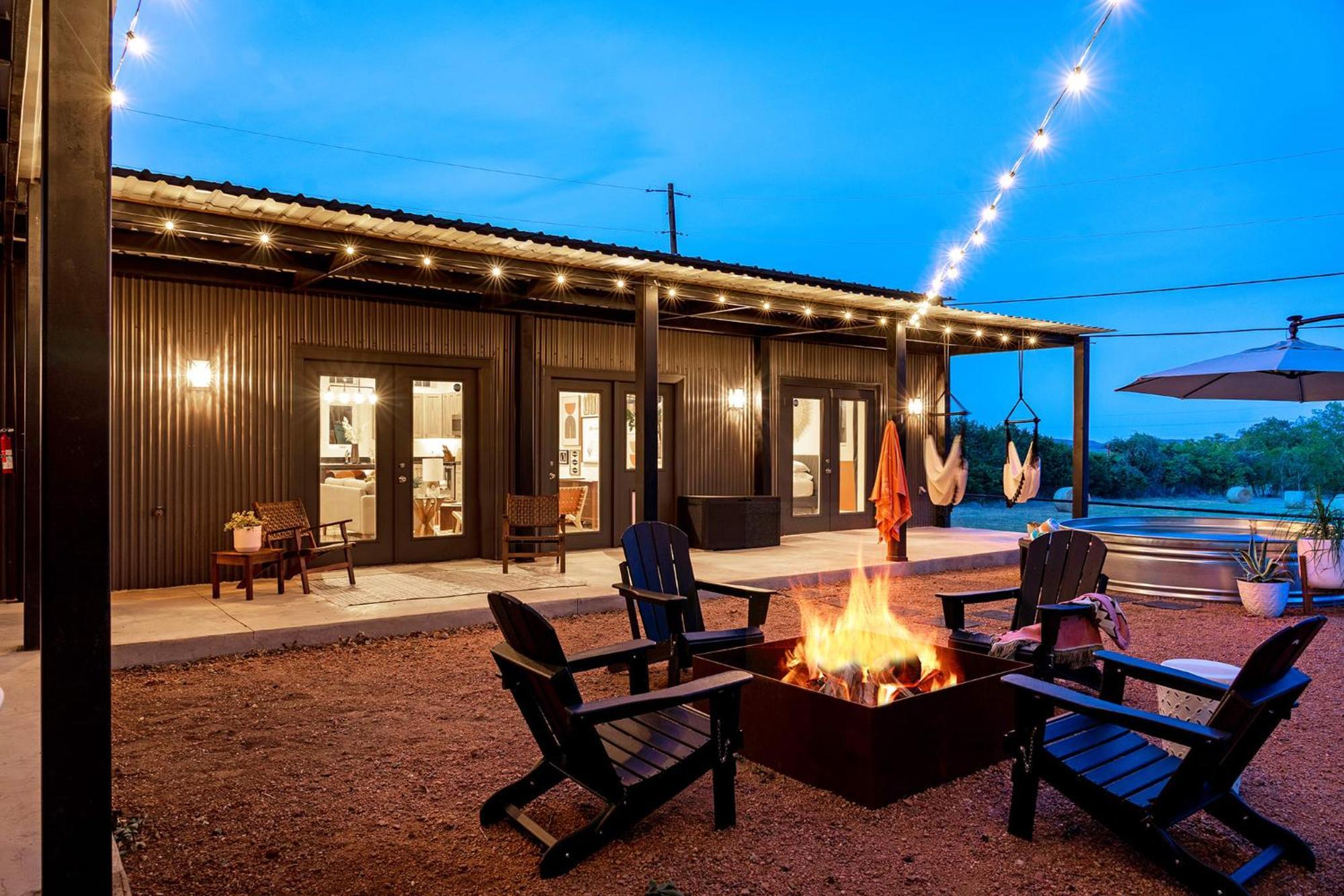 Container Haus Pet Friendly With Cowboy Pool Villa Fredericksburg Exteriör bild