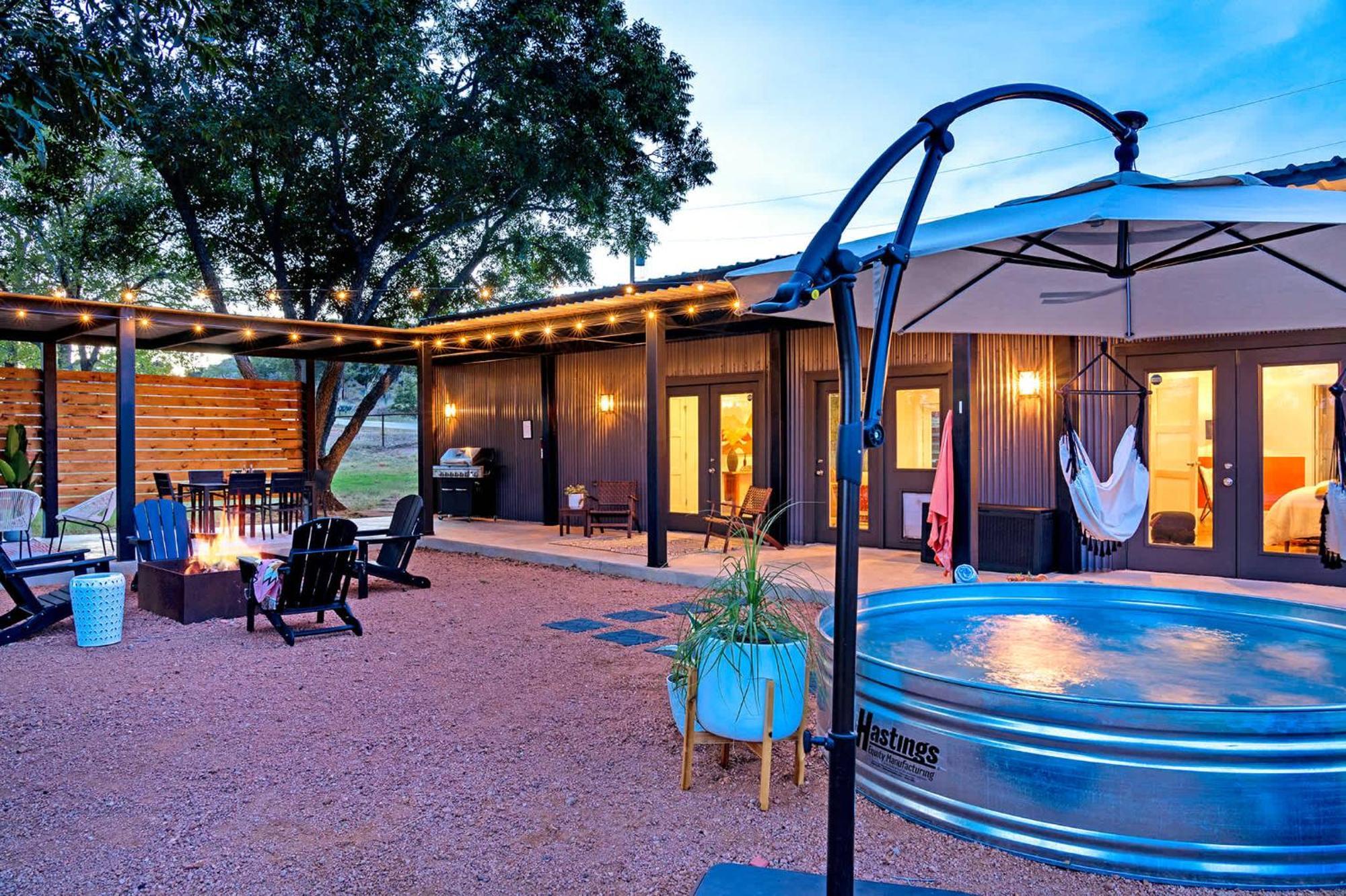 Container Haus Pet Friendly With Cowboy Pool Villa Fredericksburg Exteriör bild