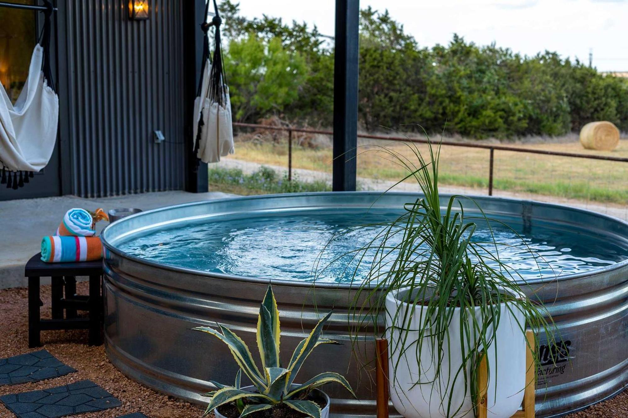 Container Haus Pet Friendly With Cowboy Pool Villa Fredericksburg Exteriör bild