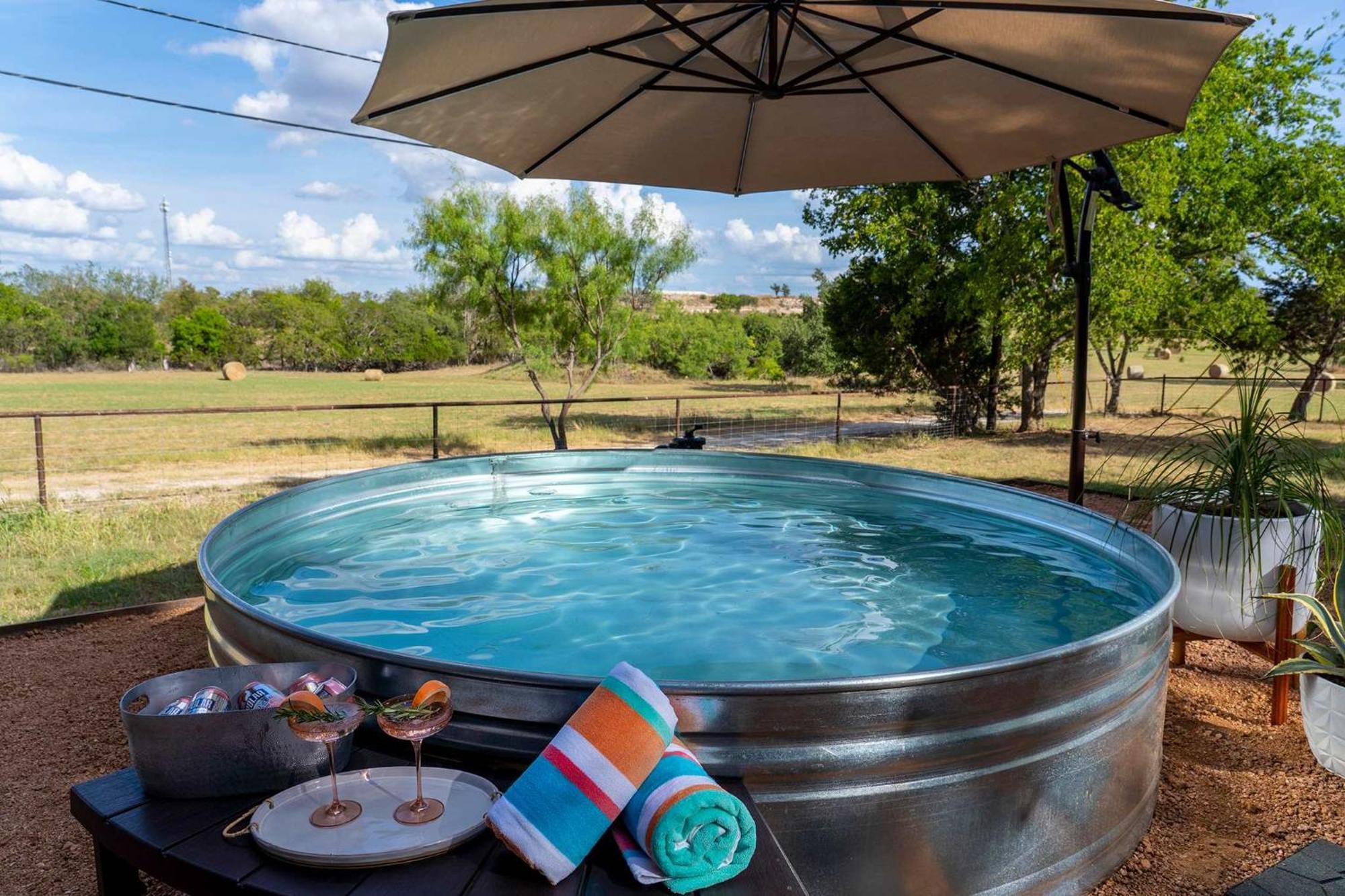 Container Haus Pet Friendly With Cowboy Pool Villa Fredericksburg Exteriör bild